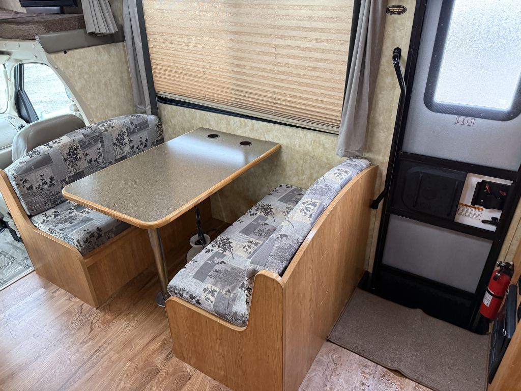 2009 Ford Econoline Image 51