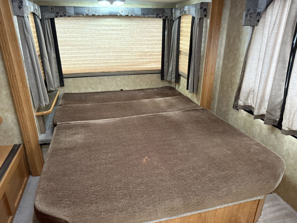 2009 Ford Econoline Image 55