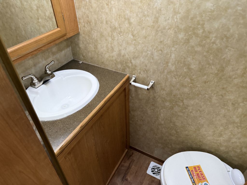 2009 Ford Econoline Image 56