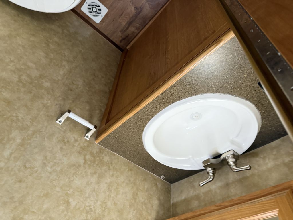 2009 Ford Econoline Image 59