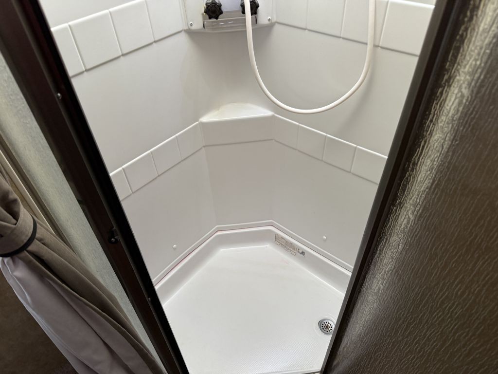 2009 Ford Econoline Image 62