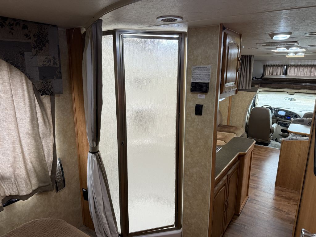 2009 Ford Econoline Image 65