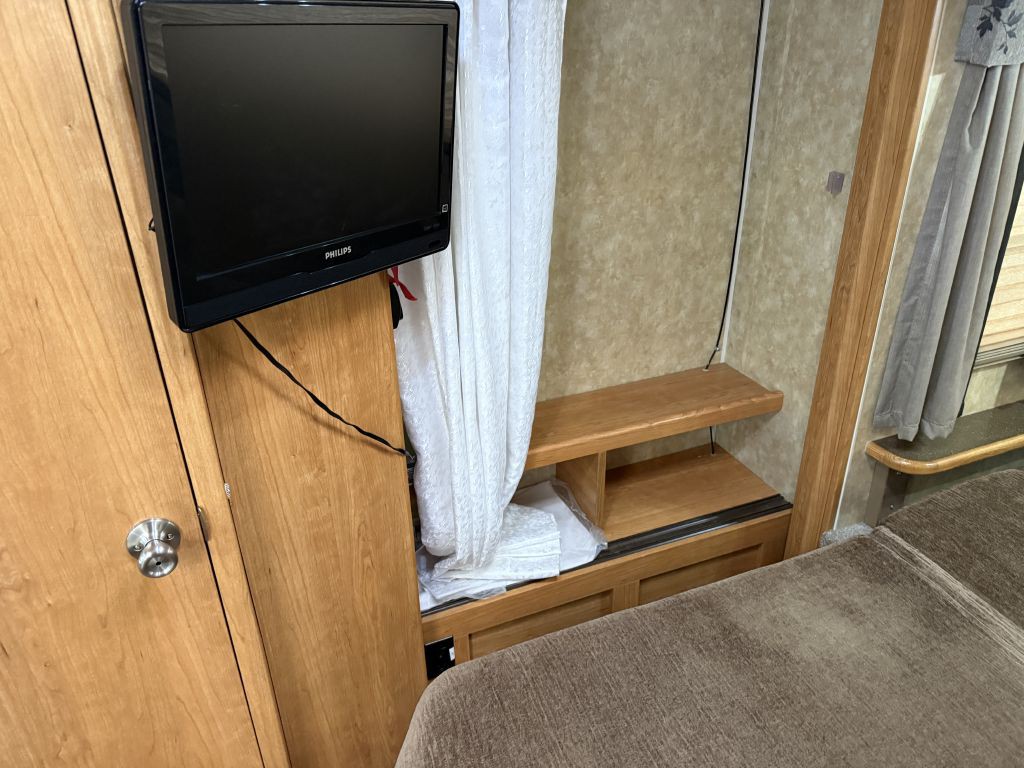 2009 Ford Econoline Image 66