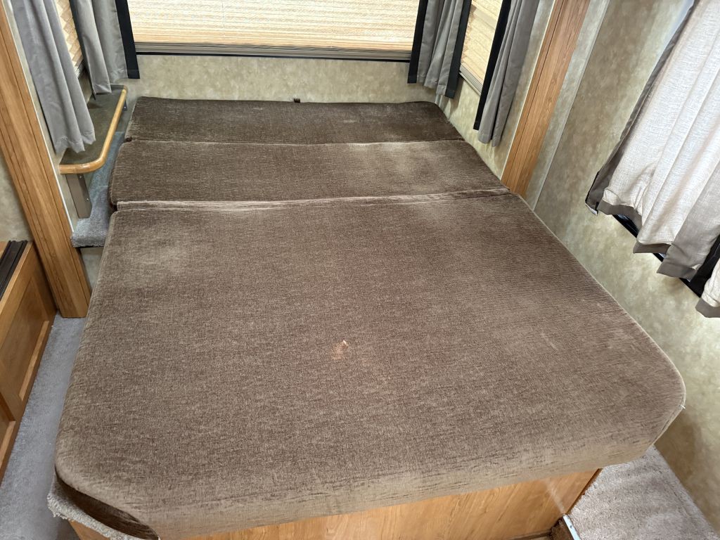 2009 Ford Econoline Image 68