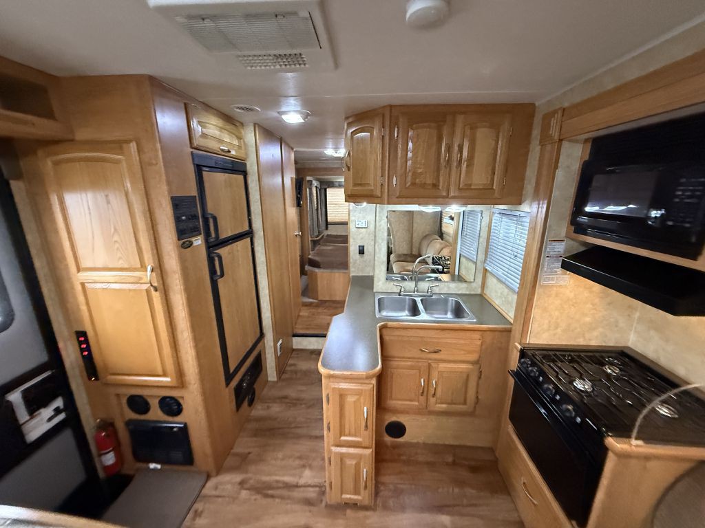 2009 Ford Econoline Image 70