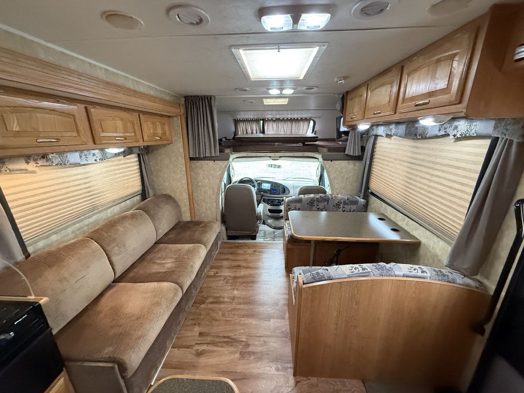 2009 Ford Econoline Image 73