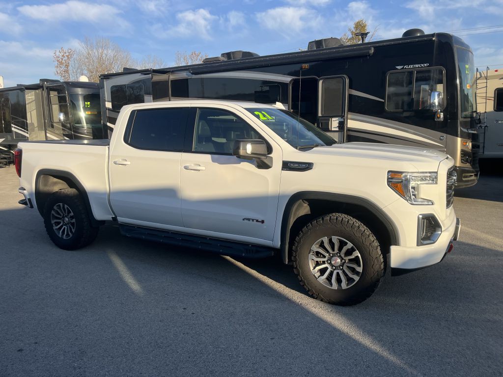 2021 GMC Sierra Image 2