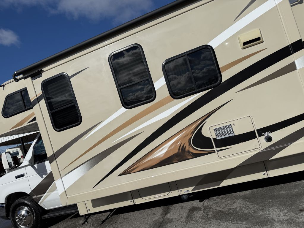 2016 Ford Econoline Image 12