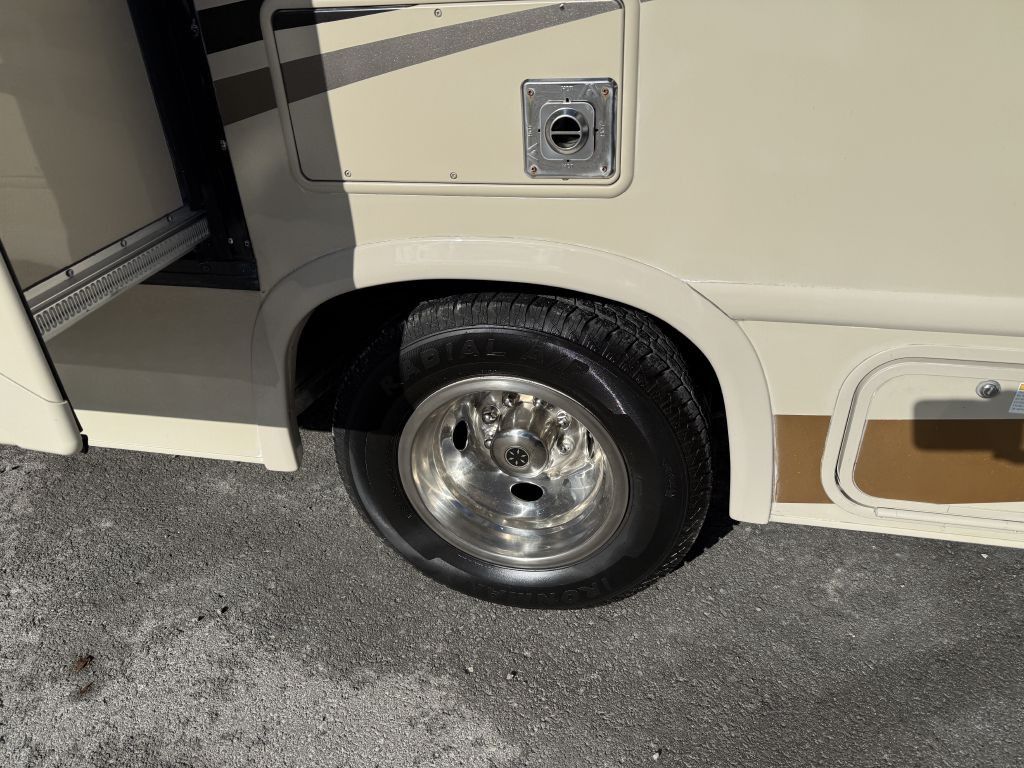 2016 Ford Econoline Image 13