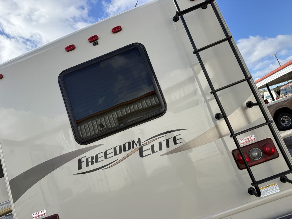 2016 Ford Econoline Image 17