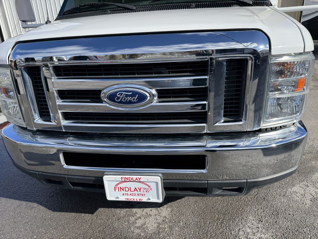 2016 Ford Econoline Image 26