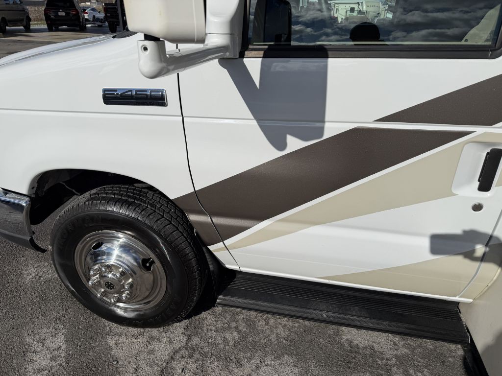 2016 Ford Econoline Image 30