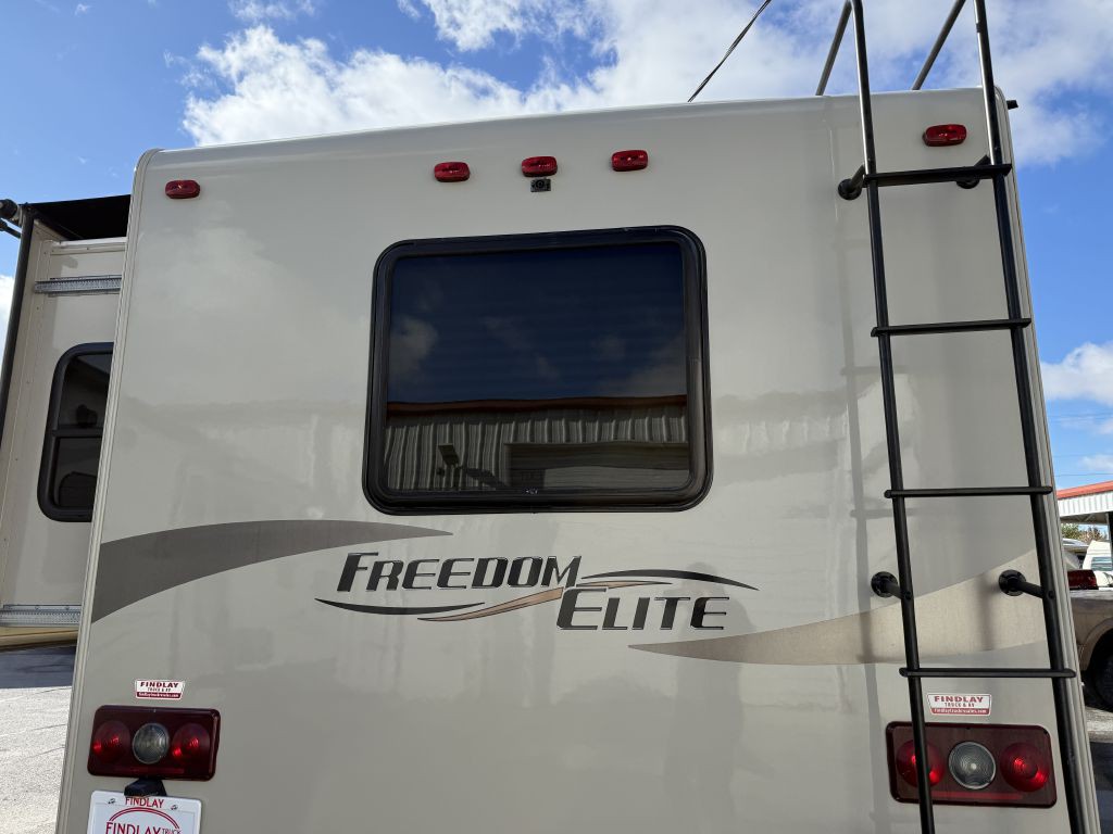 2016 Ford Econoline Image 35