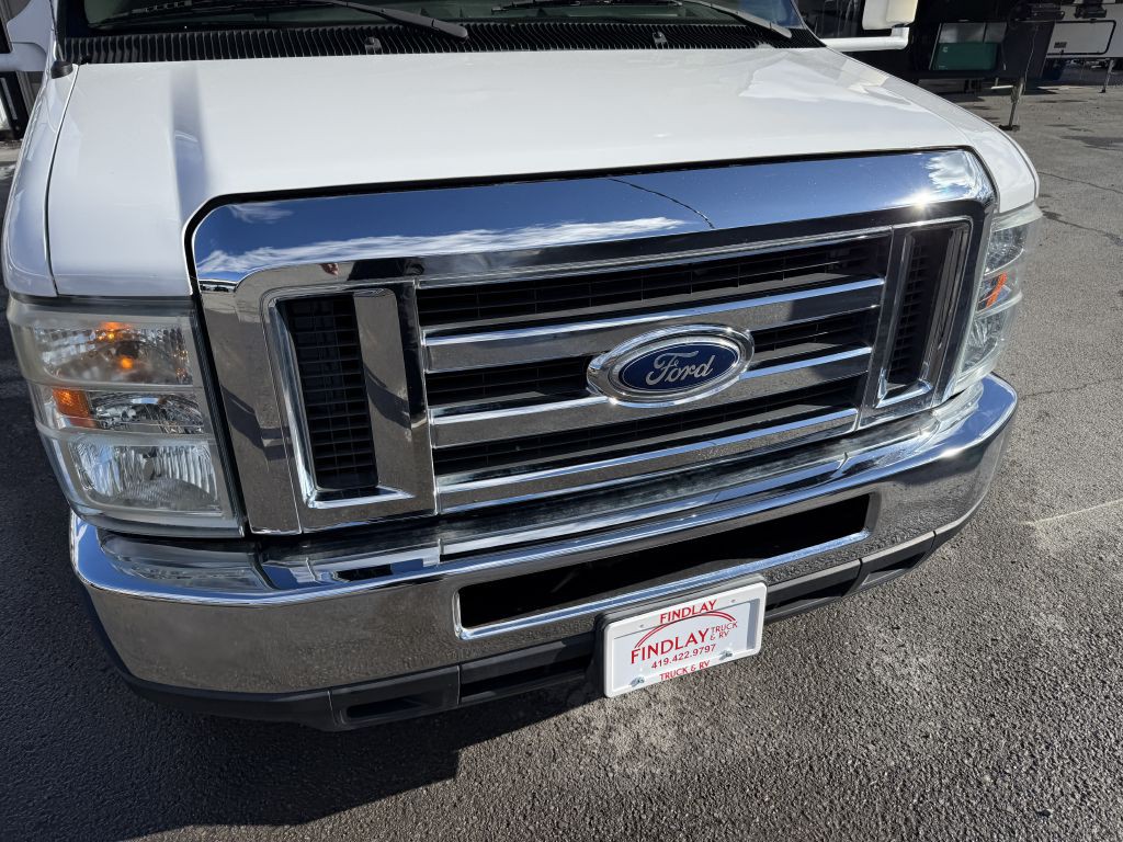 2016 Ford Econoline Image 38