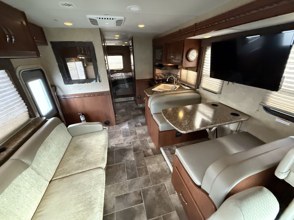 2016 Ford Econoline Image 41