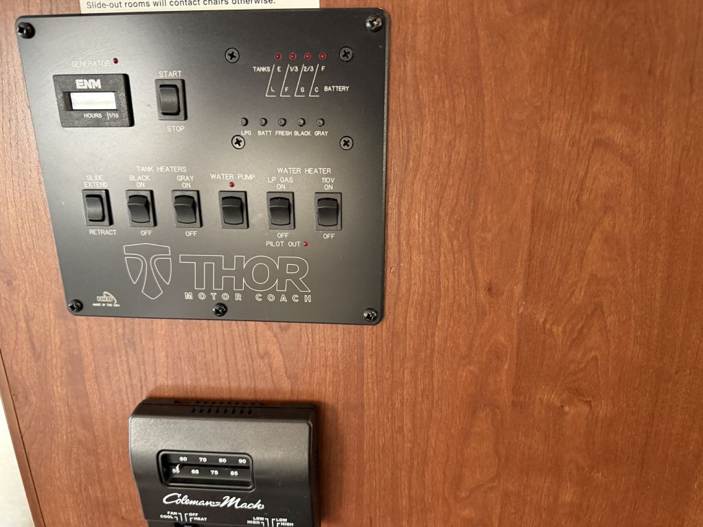 2016 Ford Econoline Image 55