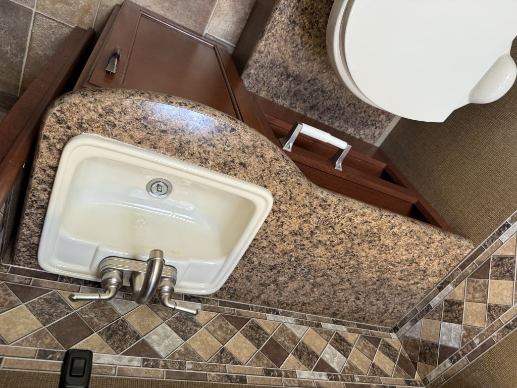 2016 Ford Econoline Image 64