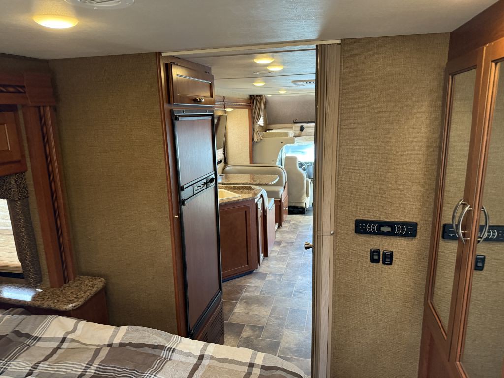 2016 Ford Econoline Image 66