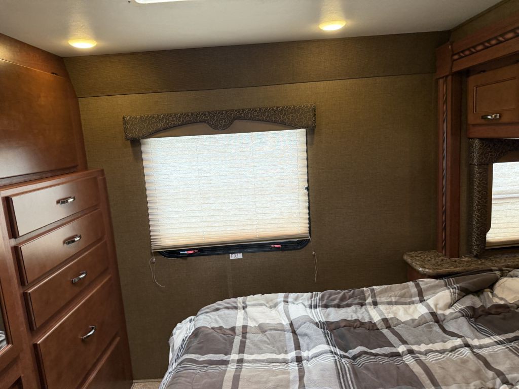 2016 Ford Econoline Image 67