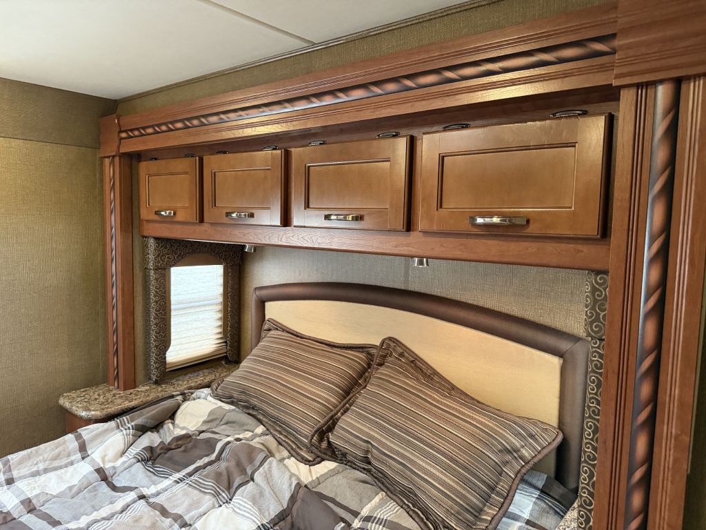 2016 Ford Econoline Image 71