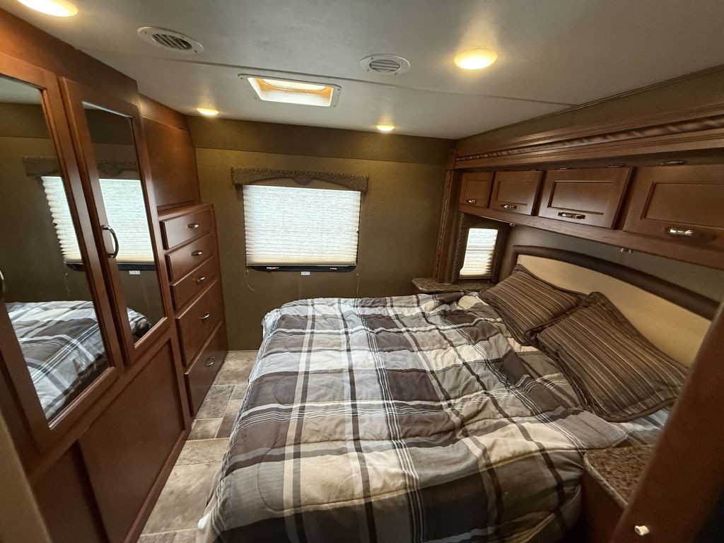 2016 Ford Econoline Image 72