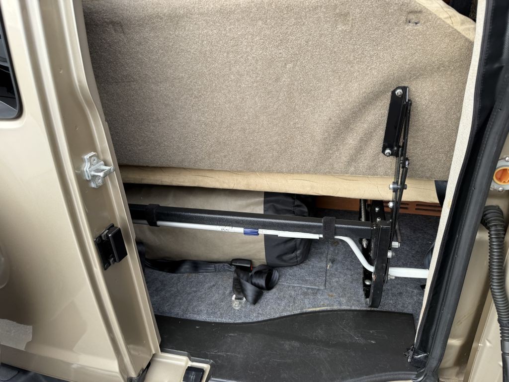 2013 Chevrolet Express Image 13