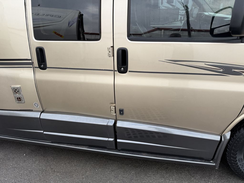 2013 Chevrolet Express Image 18