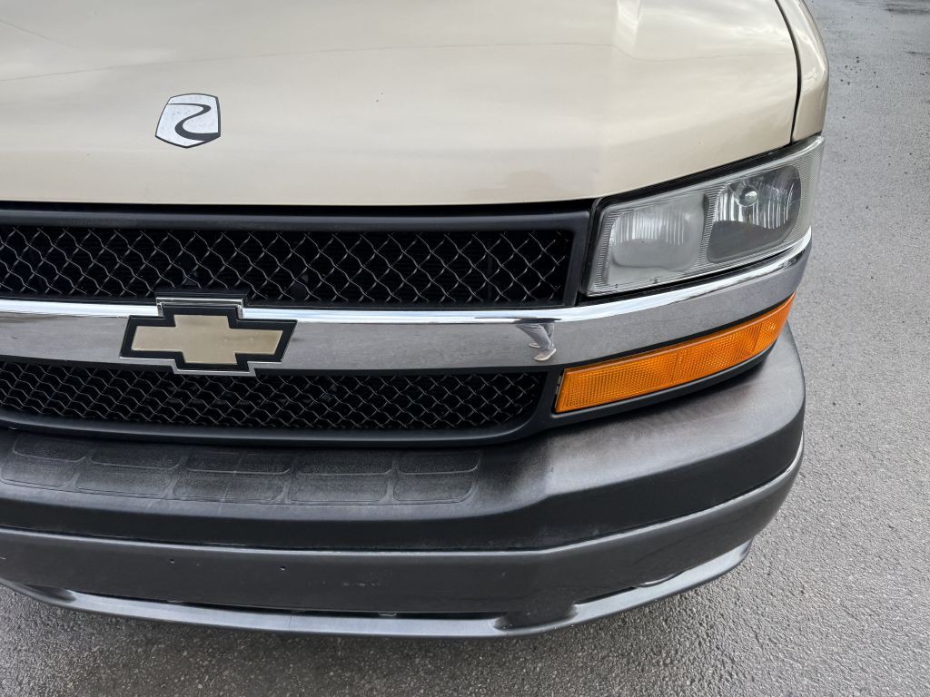 2013 Chevrolet Express Image 22