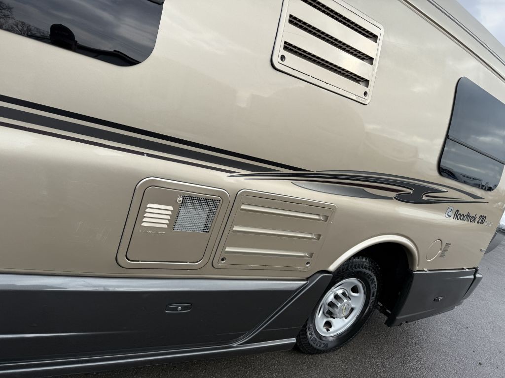 2013 Chevrolet Express Image 26