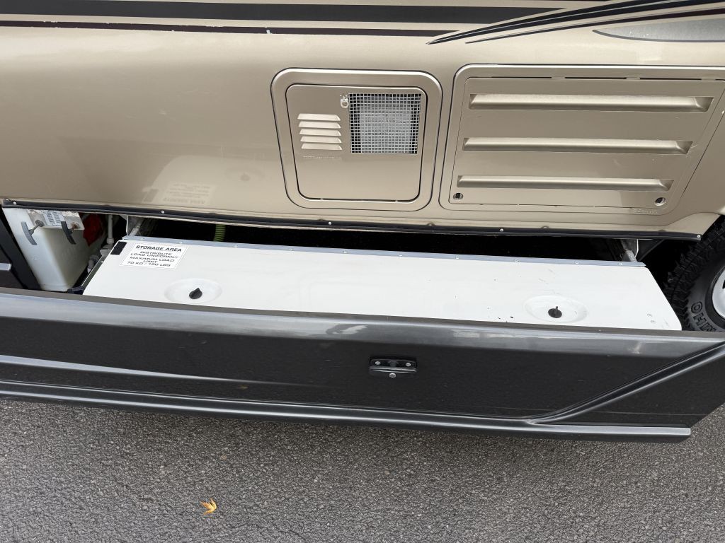 2013 Chevrolet Express Image 30