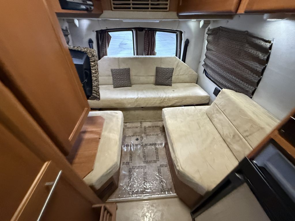 2013 Chevrolet Express Image 46