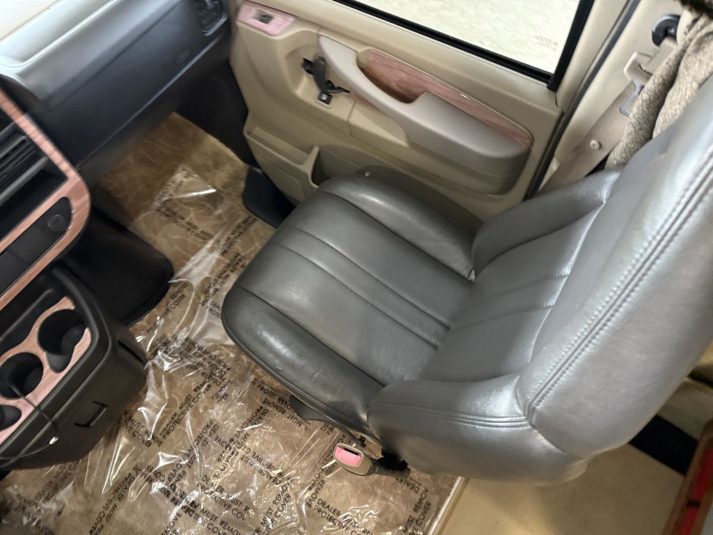 2013 Chevrolet Express Image 53