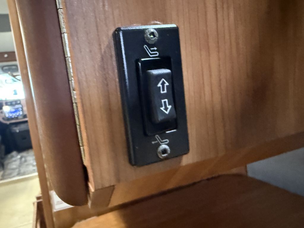 2013 Chevrolet Express Image 60