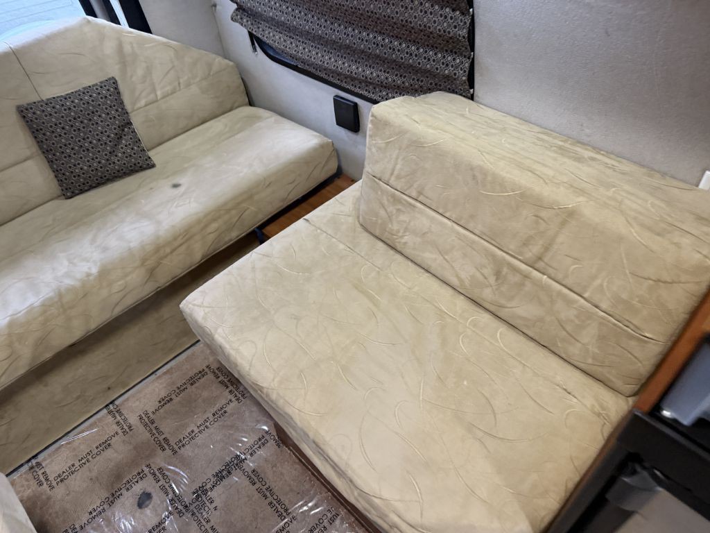 2013 Chevrolet Express Image 62