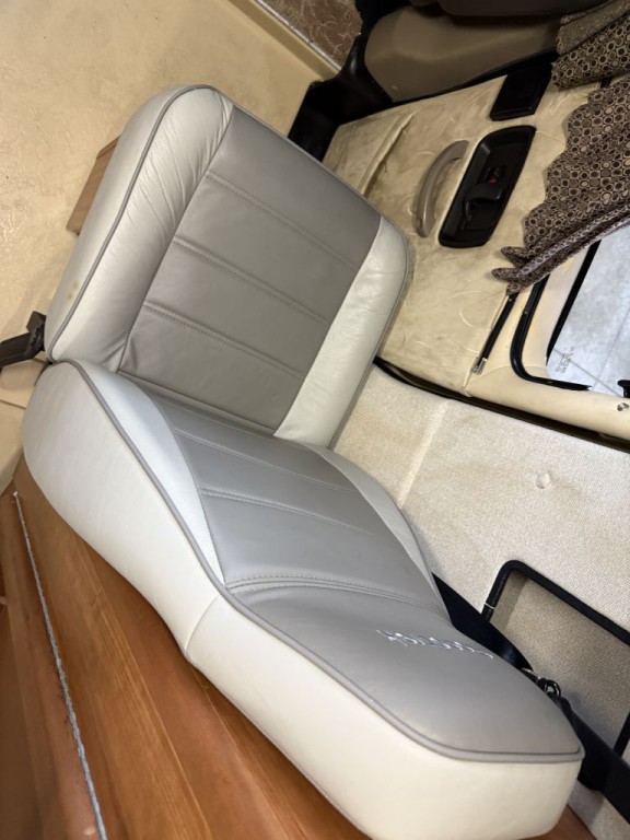 2013 Chevrolet Express Image 75