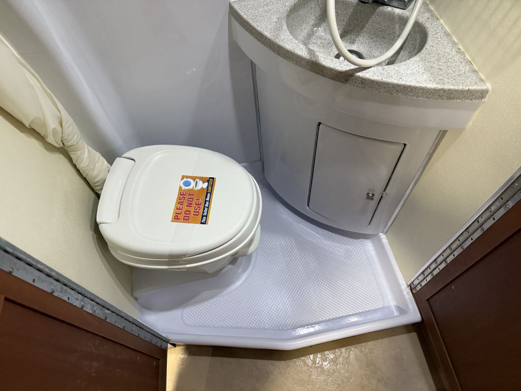 2013 Chevrolet Express Image 78