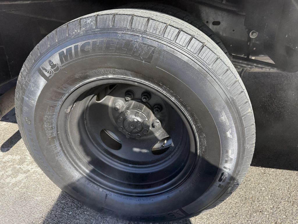 2016 Ford Econoline Image 17