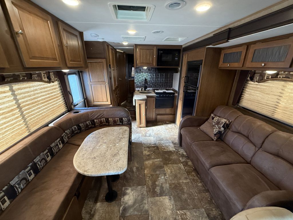 2016 Ford Econoline Image 34