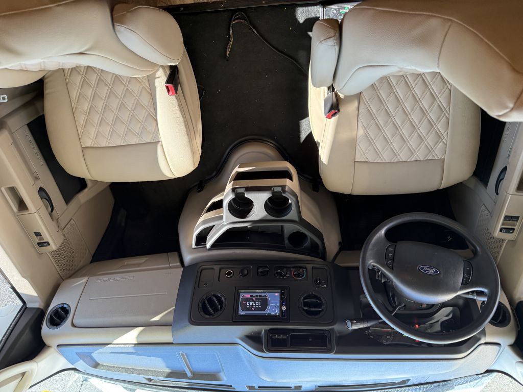 2016 Ford Econoline Image 37