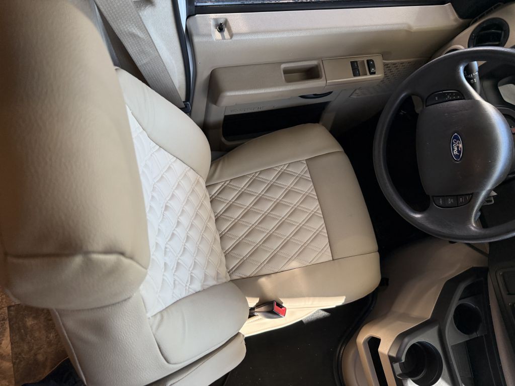 2016 Ford Econoline Image 39