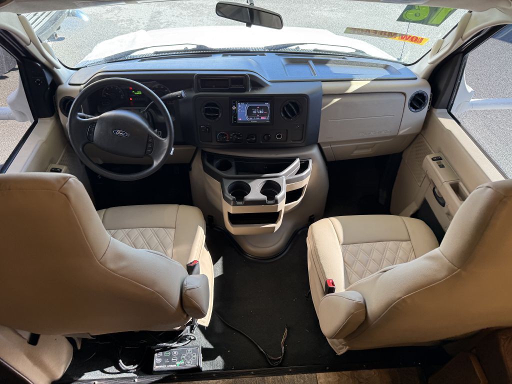 2016 Ford Econoline Image 41