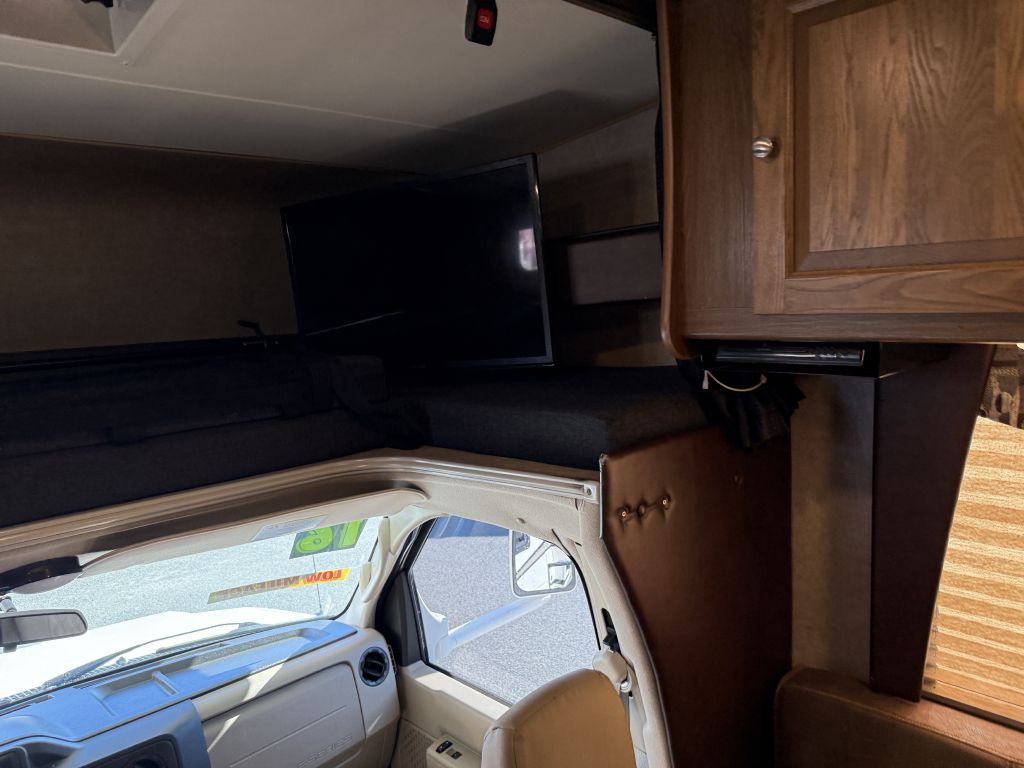 2016 Ford Econoline Image 42