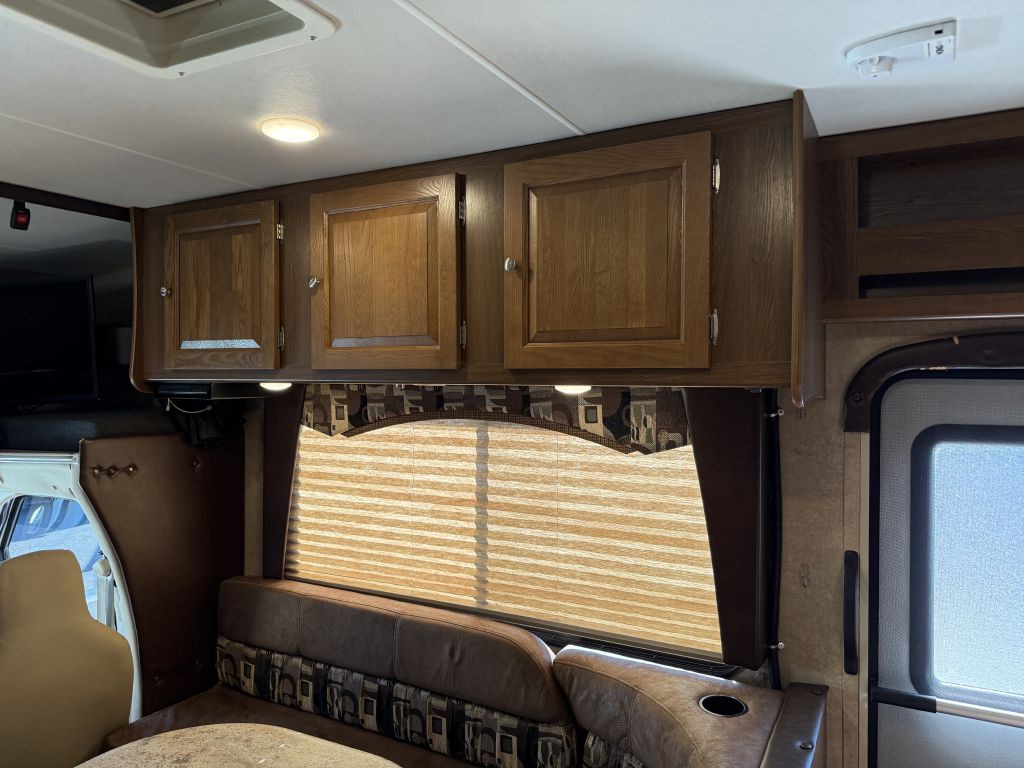 2016 Ford Econoline Image 45