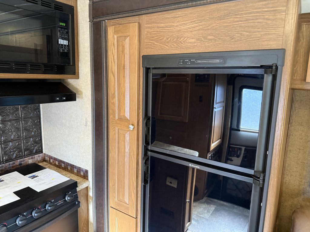 2016 Ford Econoline Image 51