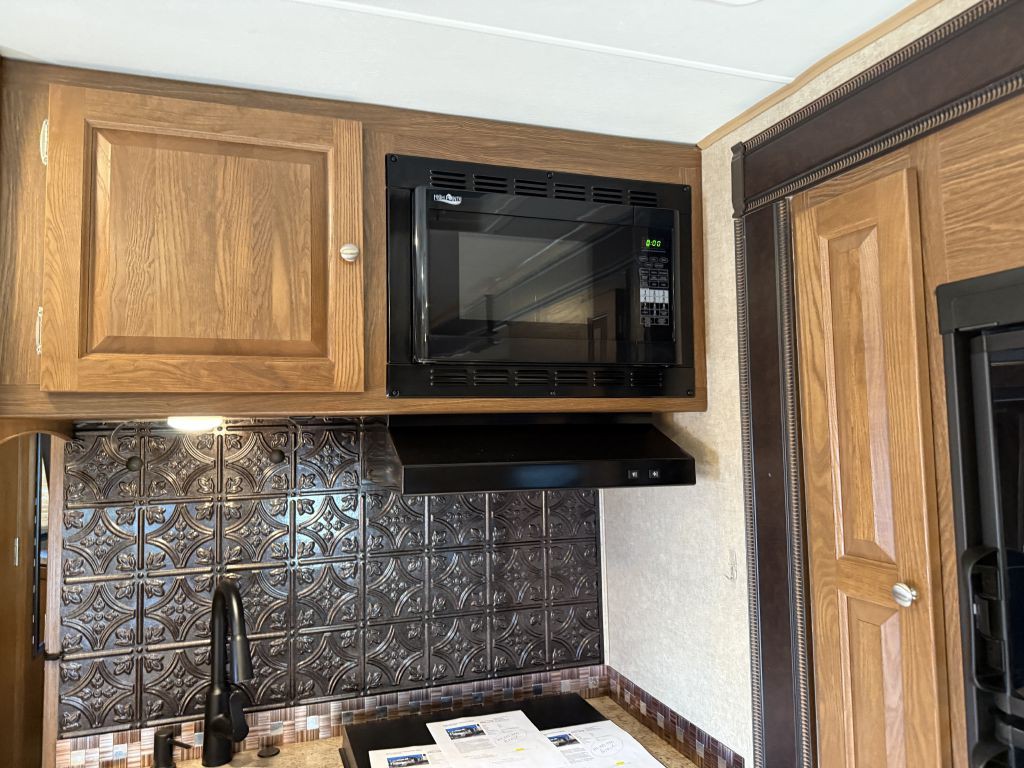 2016 Ford Econoline Image 52