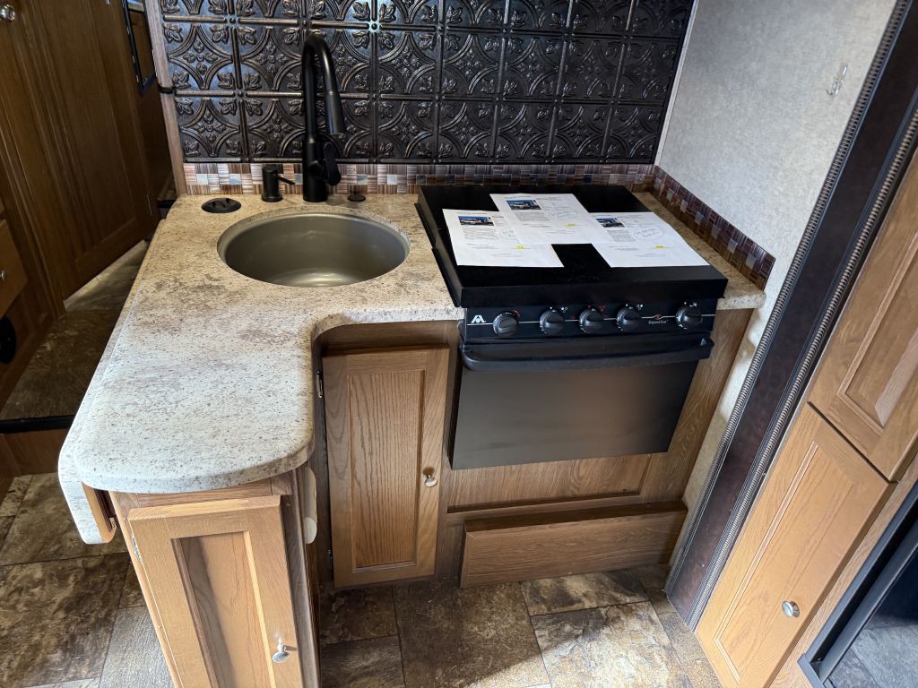 2016 Ford Econoline Image 54