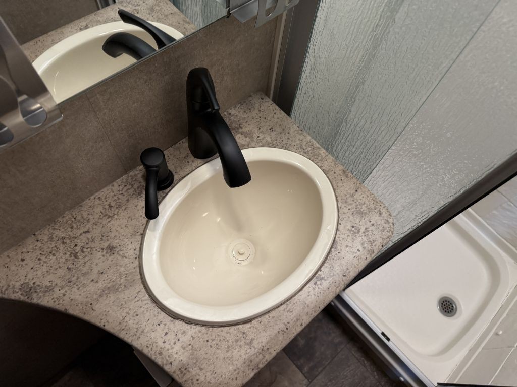 2016 Ford Econoline Image 61