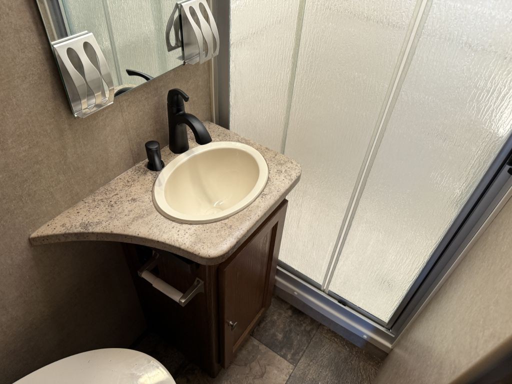 2016 Ford Econoline Image 66