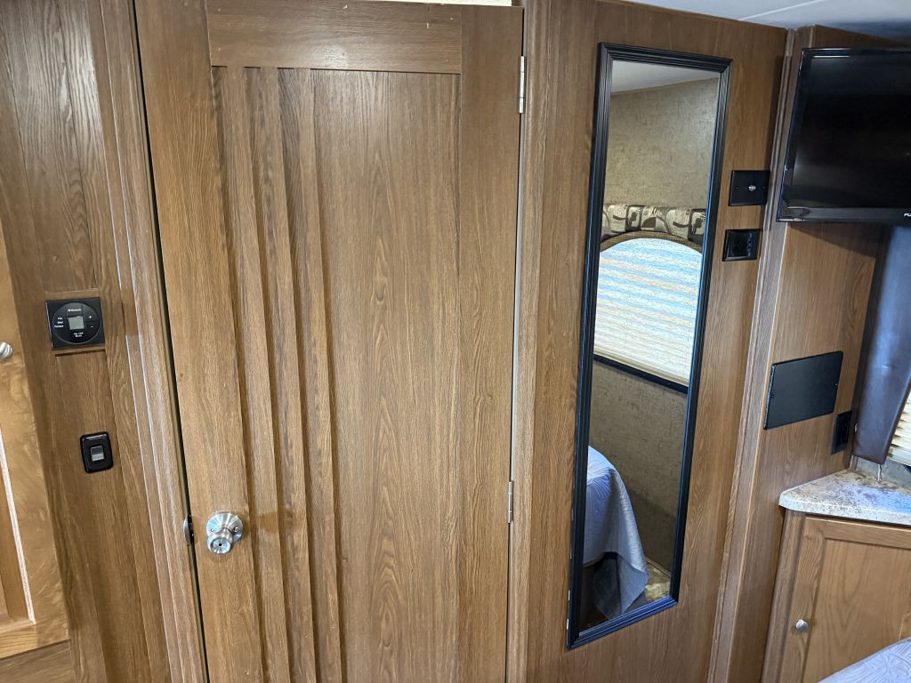 2016 Ford Econoline Image 67