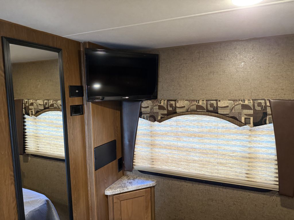 2016 Ford Econoline Image 68